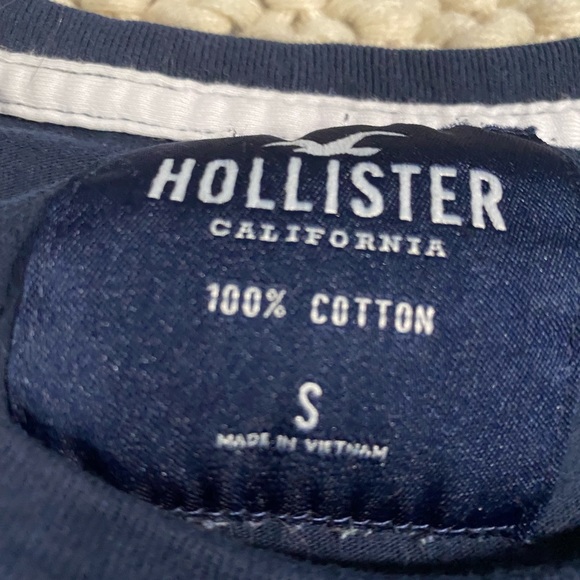 Men’s small hollister graphic tee. - Picture 2 of 2